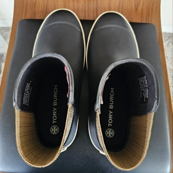 TORY BURCH BLACK HURRICANE RUBBER ALL WEATHER RAIN ANKLE BOOTS NWT - Picture 12 of 14